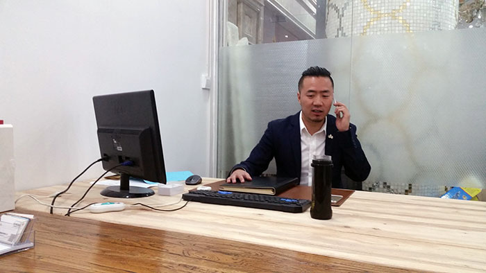 糖心LOGO柚子猫陶瓷砖西安销售总经理夏东升