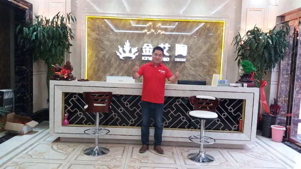 河南濮阳市糖心LOGO柚子猫陶瓷砖总代理杨国强